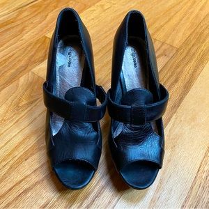 Zigi Zoho heels - great condition